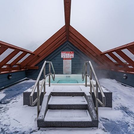 Fenwick Vacation Rental Open Hot Tub Glorious Mountain 2 Bedroom Canmore Exterior photo