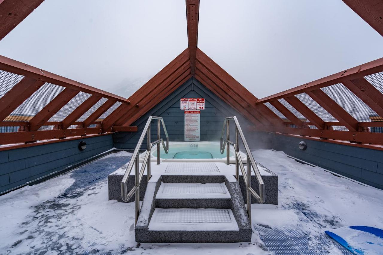 Fenwick Vacation Rental Open Hot Tub Glorious Mountain 2 Bedroom Canmore Exterior photo